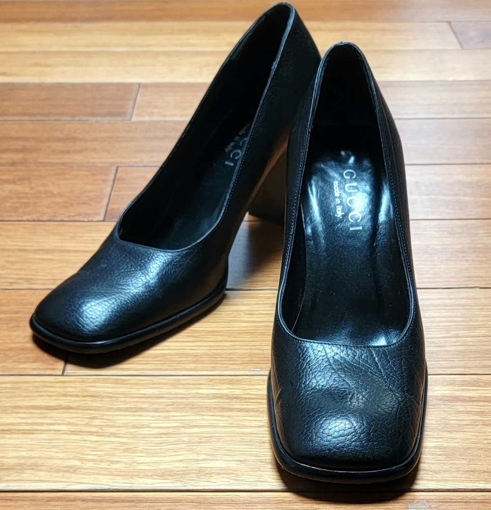 Gucci Vintage Black Leather Pumps Sz 5.5
